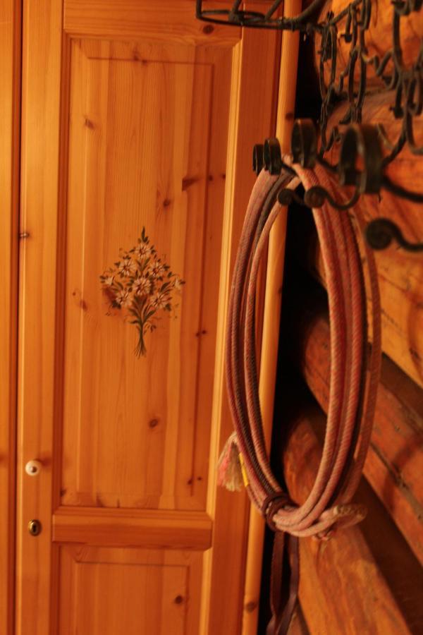 B&B Le Corone - Chalet nel Bosco Cavalo Esterno foto